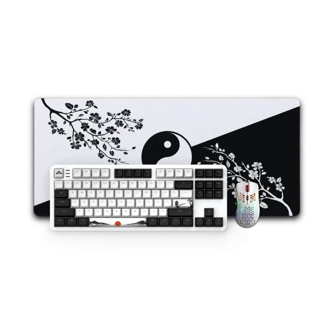 japoniskas-zaidimu-rinkinys-dark-project-alu87-fuji-2-glorious-pc-gaming-race-model-d-lit-mousepad-yin-yang-klaviaturos.shop